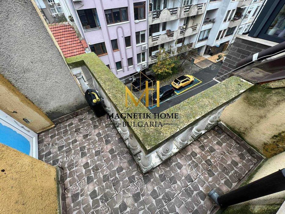 Омагьосващ едностаен апартамент с 3 тераси на метри в супер центъра