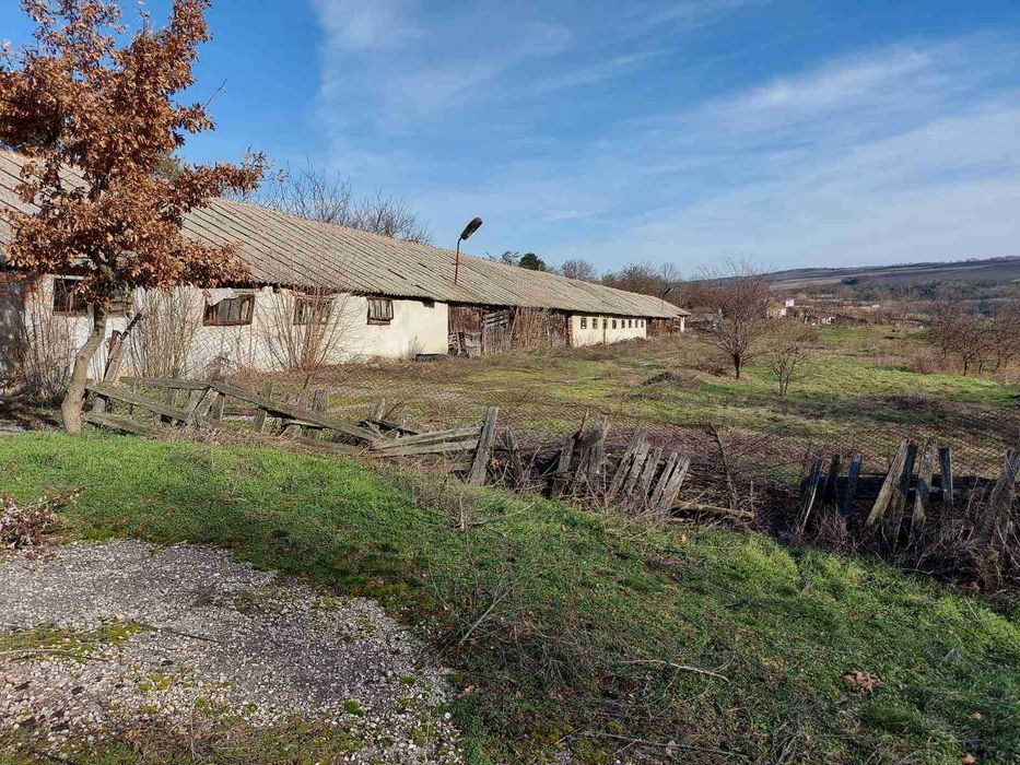 Селскостопанска постройка/Обор, гр.Лозница