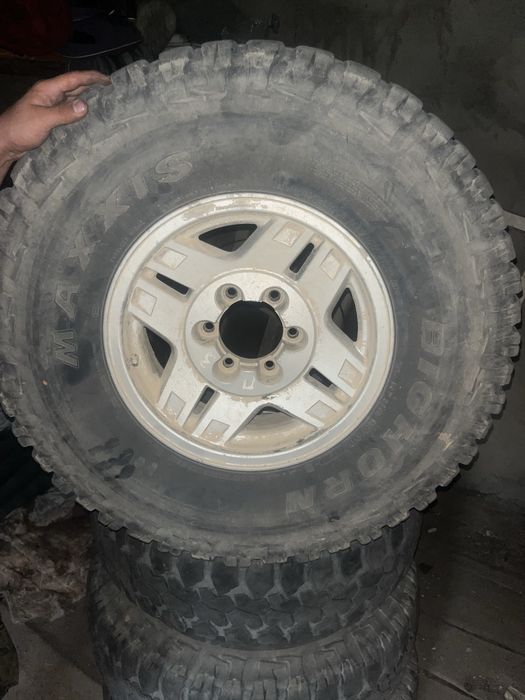 Продам комплект колес Toyota Prado 78 R16 255/85