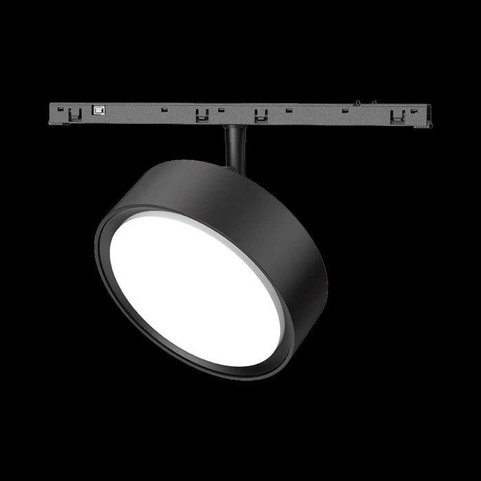 Светильники в ассортименте.