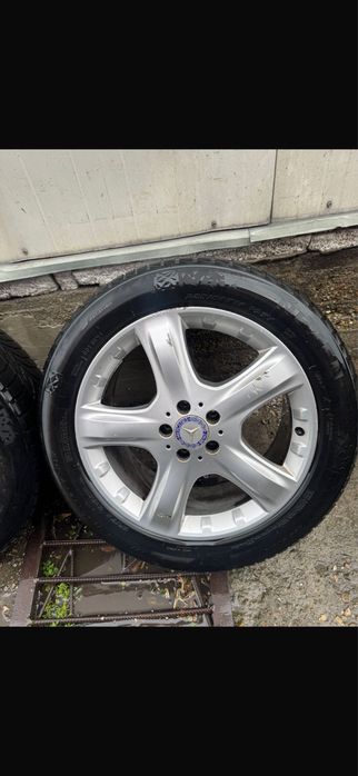 Jante gama Mercedes 8.5J%19H2 Et60 cu anvelope de iarnă 255/50/19 NEXEN , garanție , factura cu TVA inclus , livrare în țară prin curier rapid .