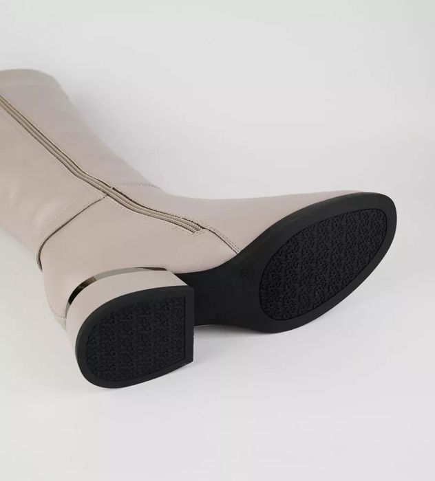 Новые зимние сапоги