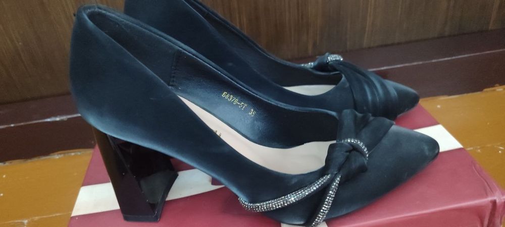 Туфли женские.Черние