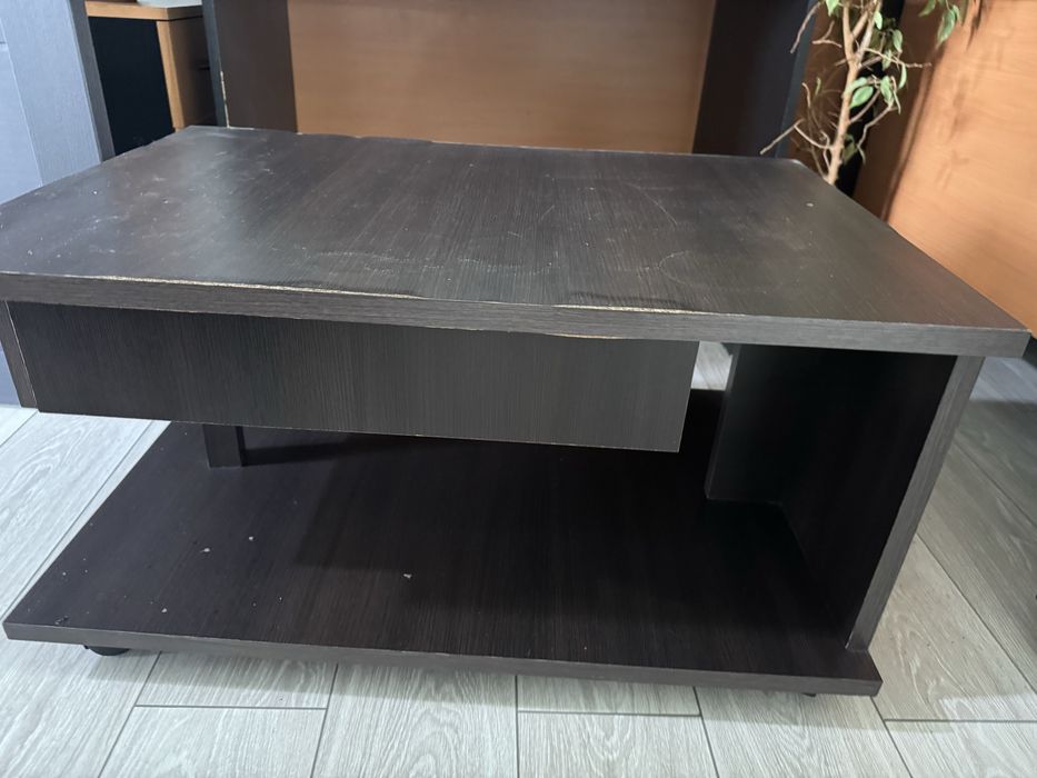 Журнальный столик