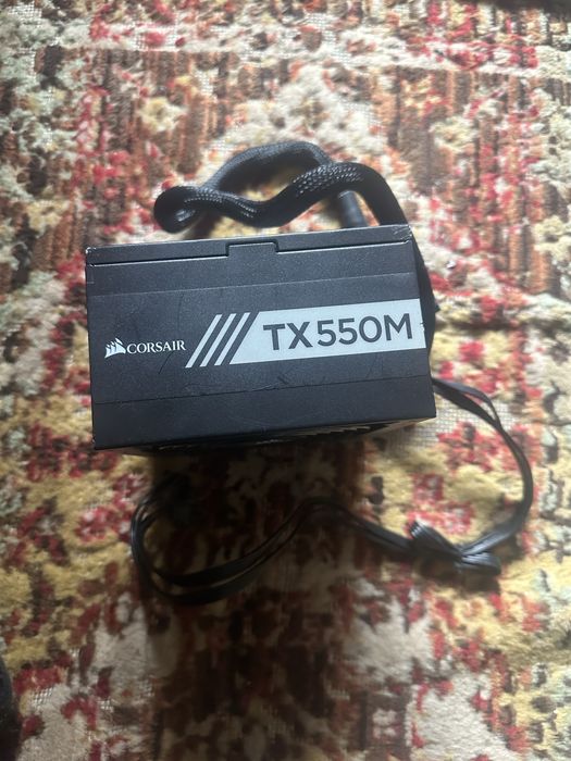 Sursă corsair 550w 80 plus gold