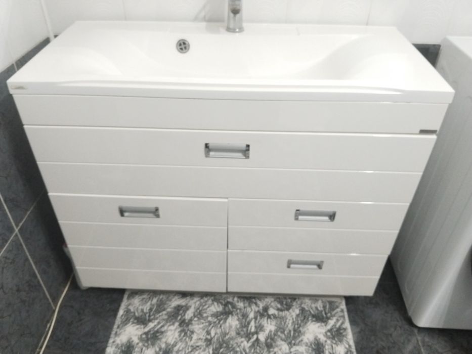 Продам раковина с тумбой