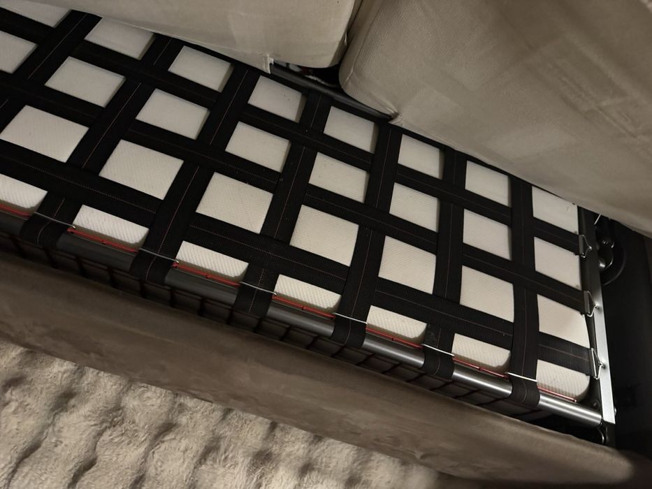 Разтегателен диван