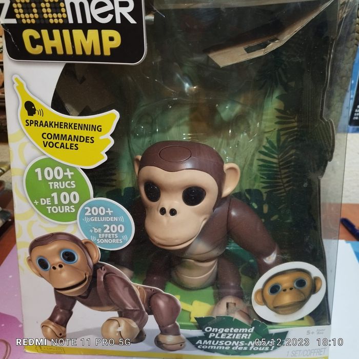 Zoomer Chimp, robot interactiv pentru copii