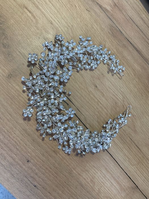 Диадема на волосы