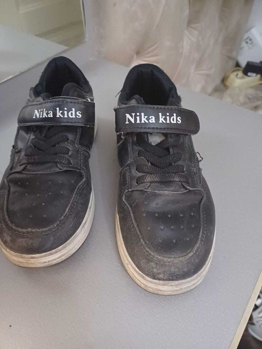 Продаются детские ботинки