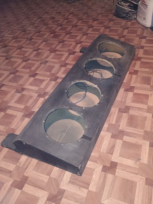 Продам сабвуфер и короб