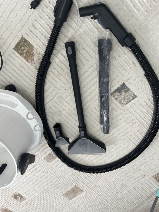 Пылесос  моющий Karcher SE 4