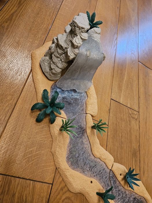 Schleich Диви животни водопад и река