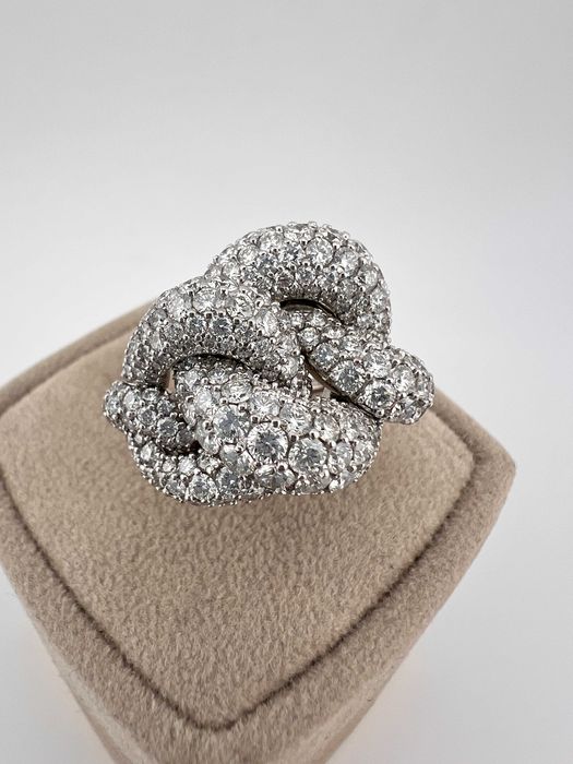 Кольцо-плетёнка с бриллиантами