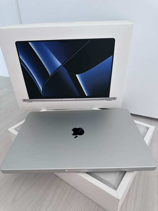 MacBook Pro 16 Silver/M2