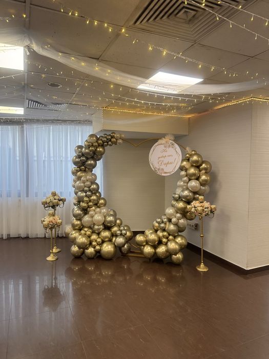 Подложни чинии, свещници, текстилни салфетки и цветя под наем