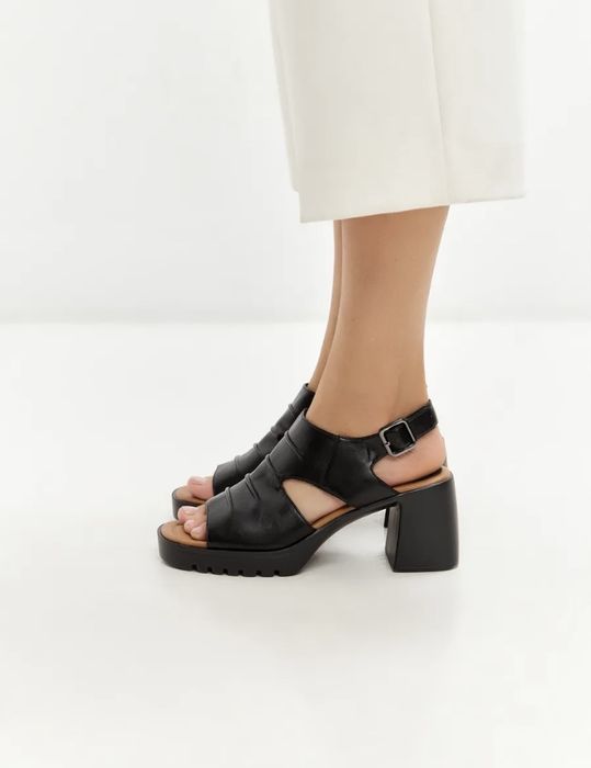 Обувь женская НОВАЯ, каждая со скидкой по 5.000