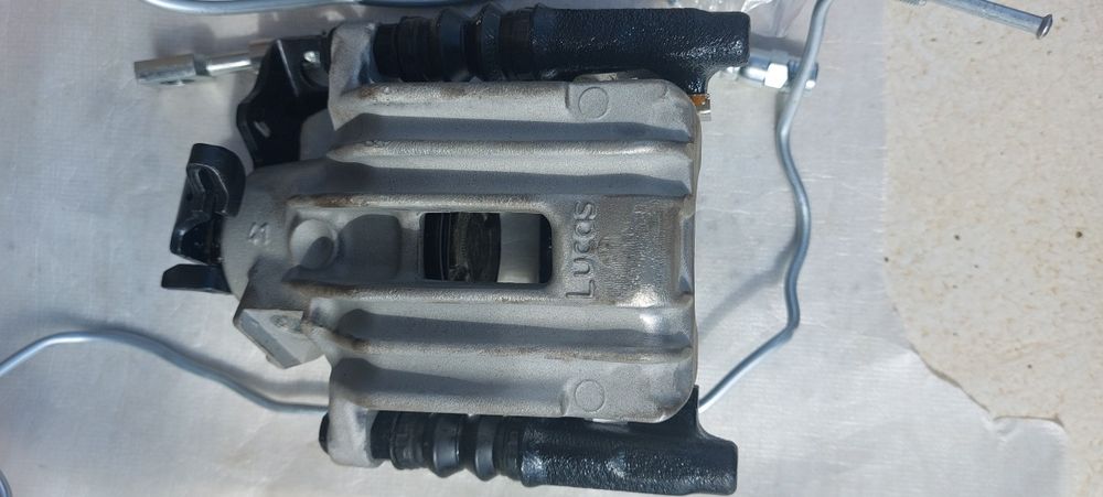 Комплект задни спирачни апарати Lucas, 41 мм с държачи(супорти)