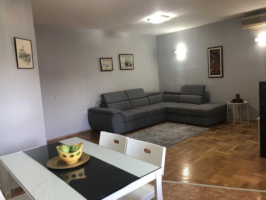 Дава се под наем Двустаен апартамент в Пловдив, Захарна фабрика - 57 кв.м за 224.4 € - Снимка #1