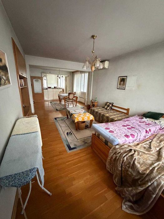 Триетажна къща в Центъра на гр.Свиленград,обл.Хасково