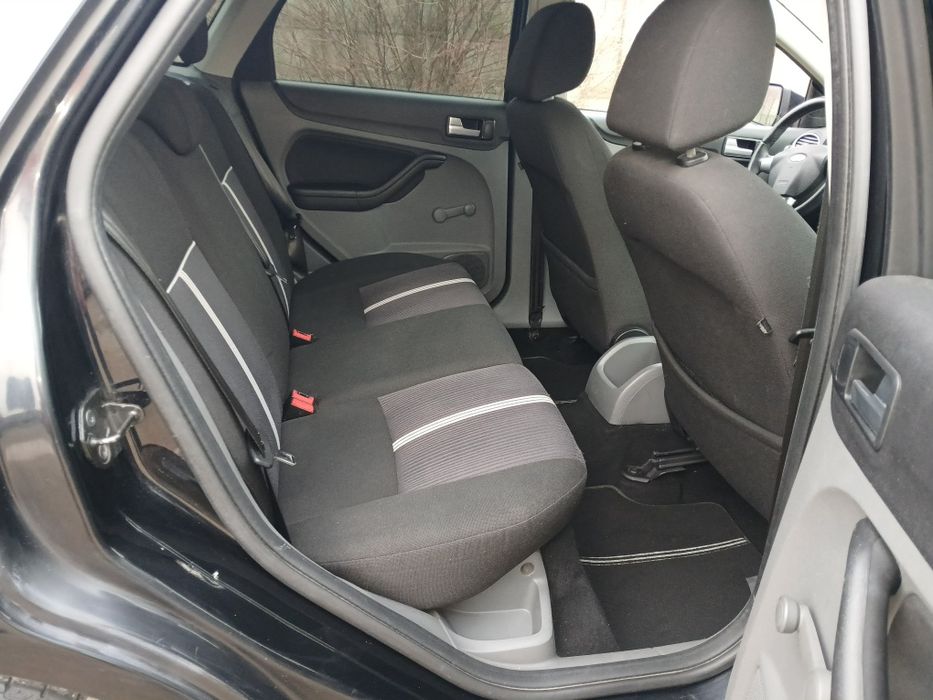 *Ford Focus E/5 1,6/benz*