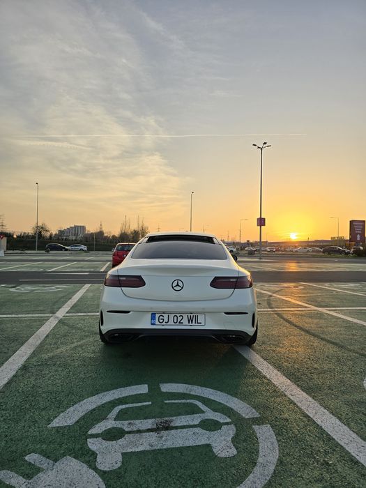 vând mercedes E220d coupe