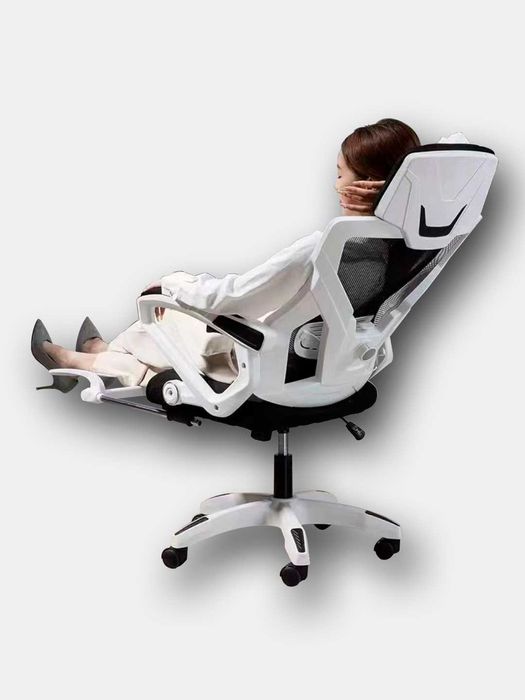 Кресло офисное, эргономичное, с регулируемой спинкой и подголовником