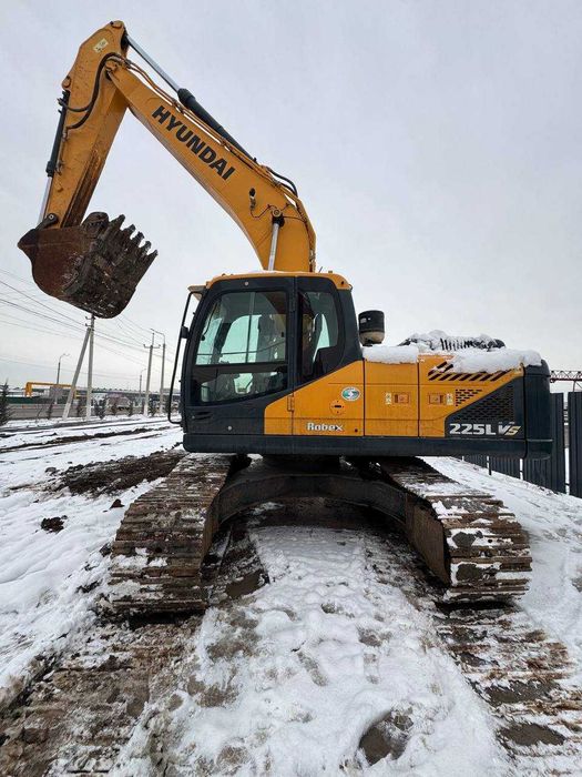Гусеничный экскаватор HYUNDAI 225L