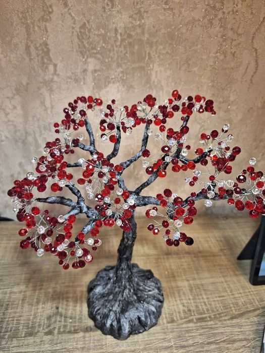 Дерево из бисера,горного хрусталя