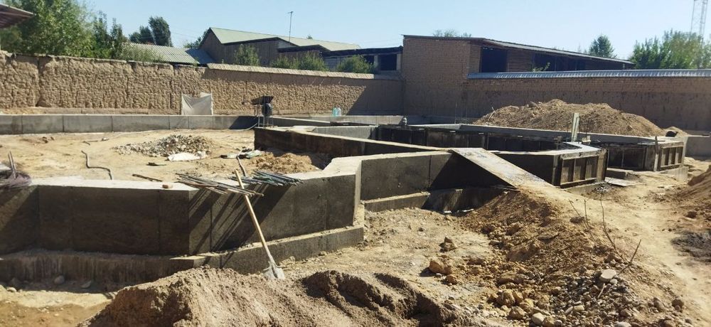 Продает участок земли 8 соток янгиюле.