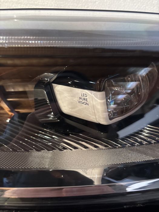 Фар Renault Megane 4