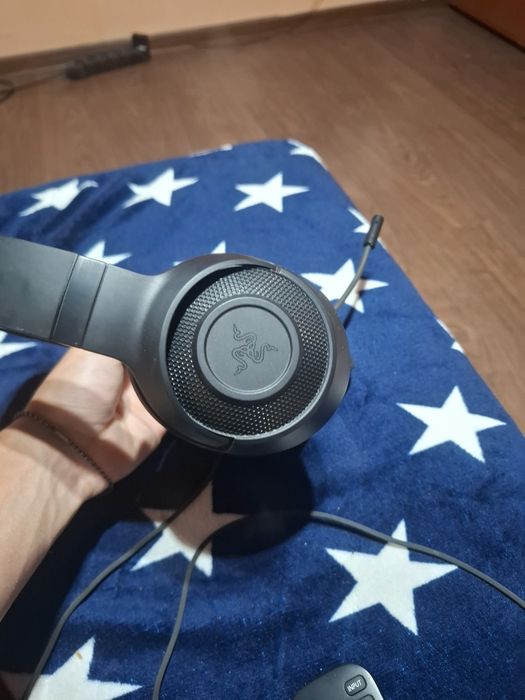 Vând Căsti Razer