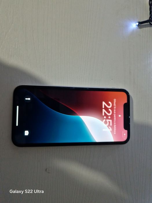 IPhone 11 72 % baterie