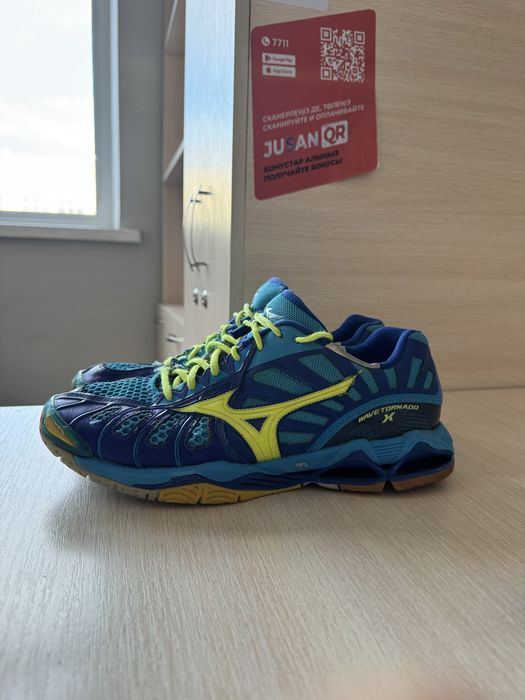 Mizuno кроссовка. Оригинал