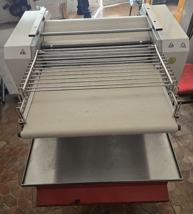 Vând  mașină de modelat