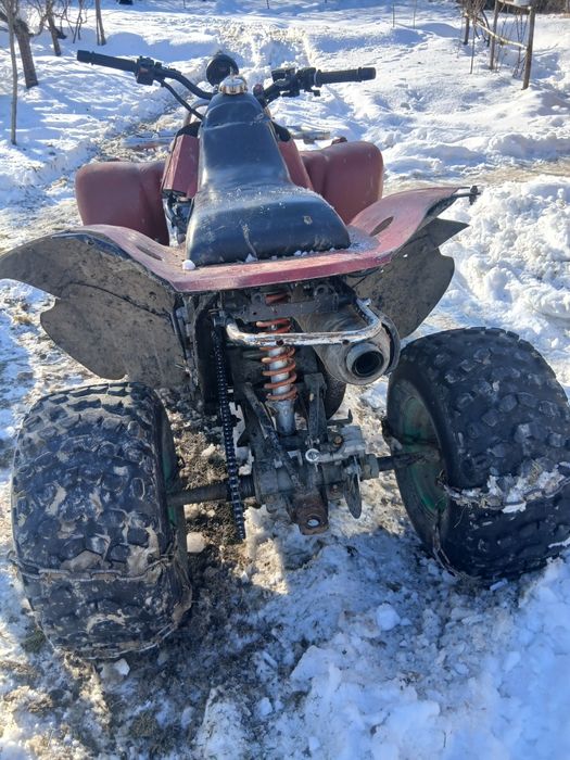 se vinde yamha 600 cm