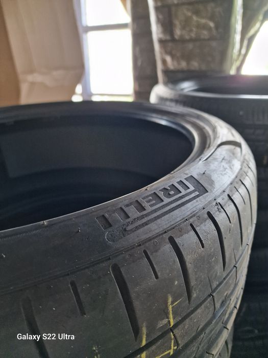 235 35 20 Pirelli P ZER0 4броя Замъка Ямбол