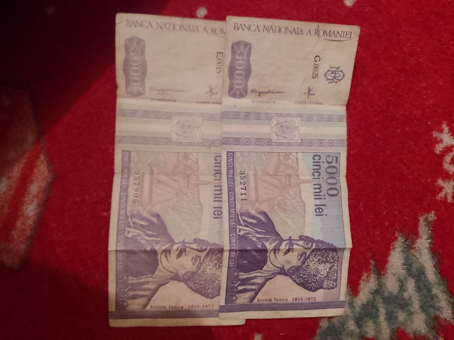 Banii vechii de vânzare