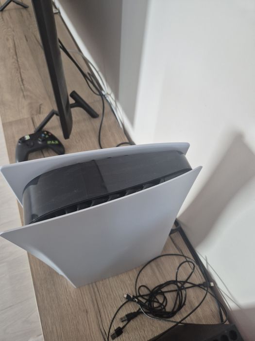 Consola PlayStation5 cu controller