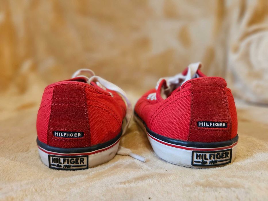 Tenisi Tommy Hilfiger originali noi 40 25 cm