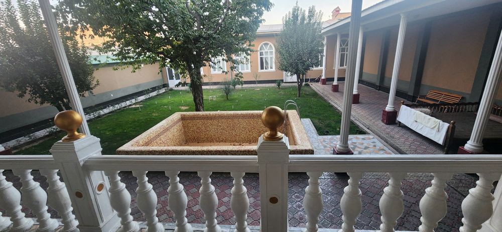 Uchastka hovli nazarbek