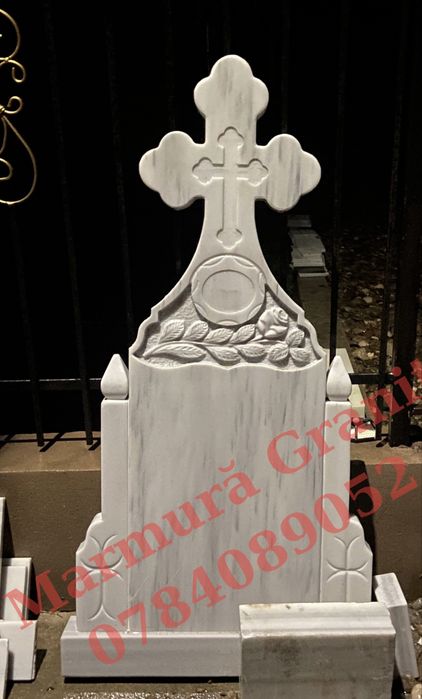 Cruci marmură-Monumente funerare