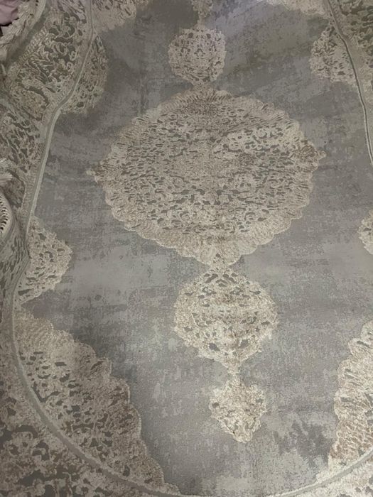 Ковер Люстра на продажу.