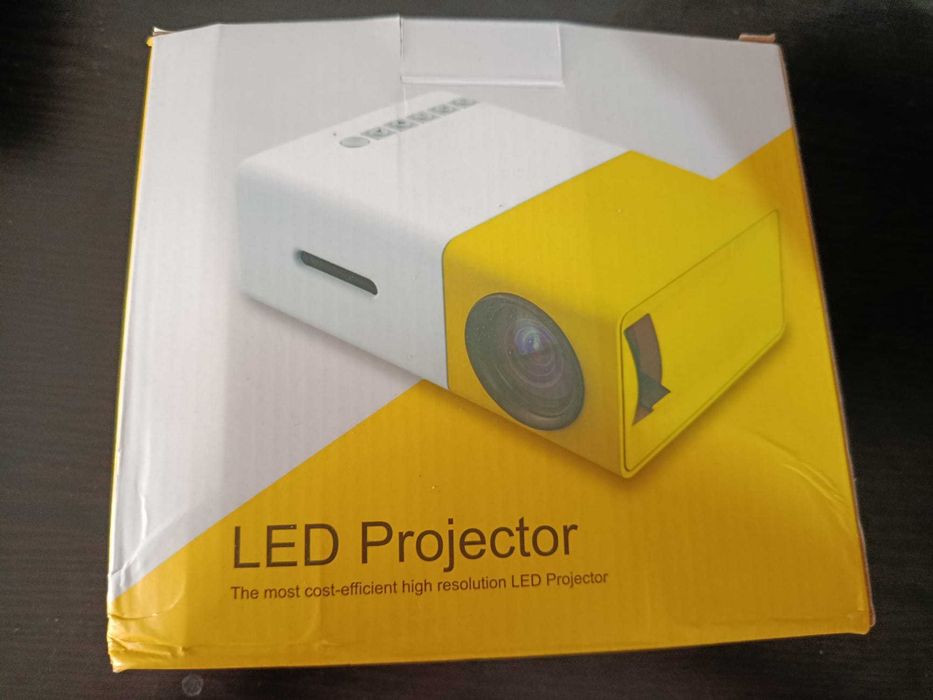Proiector de film portabil 1080P