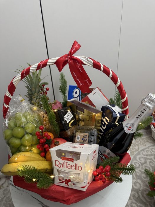 Подарочные  новогодние корзины