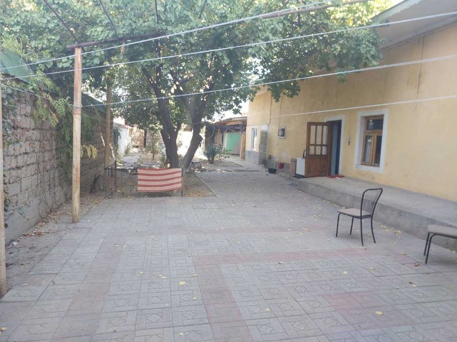 Jizzah Shahrida hovli sotiladi