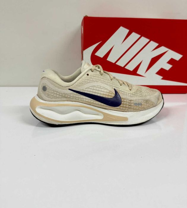 Nike Journey Road Running