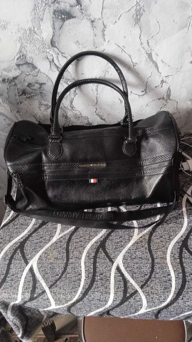 Брендовая Кожаная сумка от Tommy Hilfiger