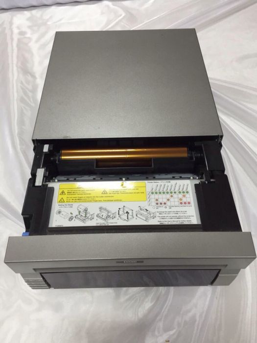 Продавам принтер DS80