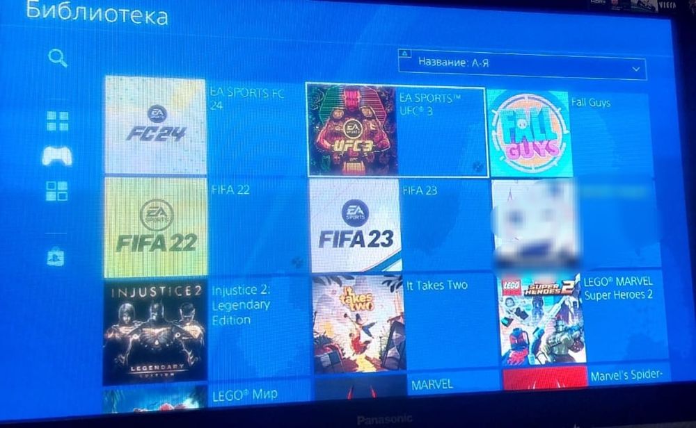 Playstation 4 pro 1 tb + 2 геймпада + 14 игр